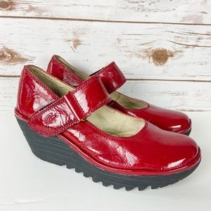 Fly London Shoes Yala Wedge Red Snakeskin Peeptoe 38 8 Poshmark Fly London Shoes Yala Wedge Red Snakeskin Peeptoe 38 8 Poshmark